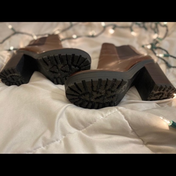 H&M Platform Boots - Picture 2 of 2